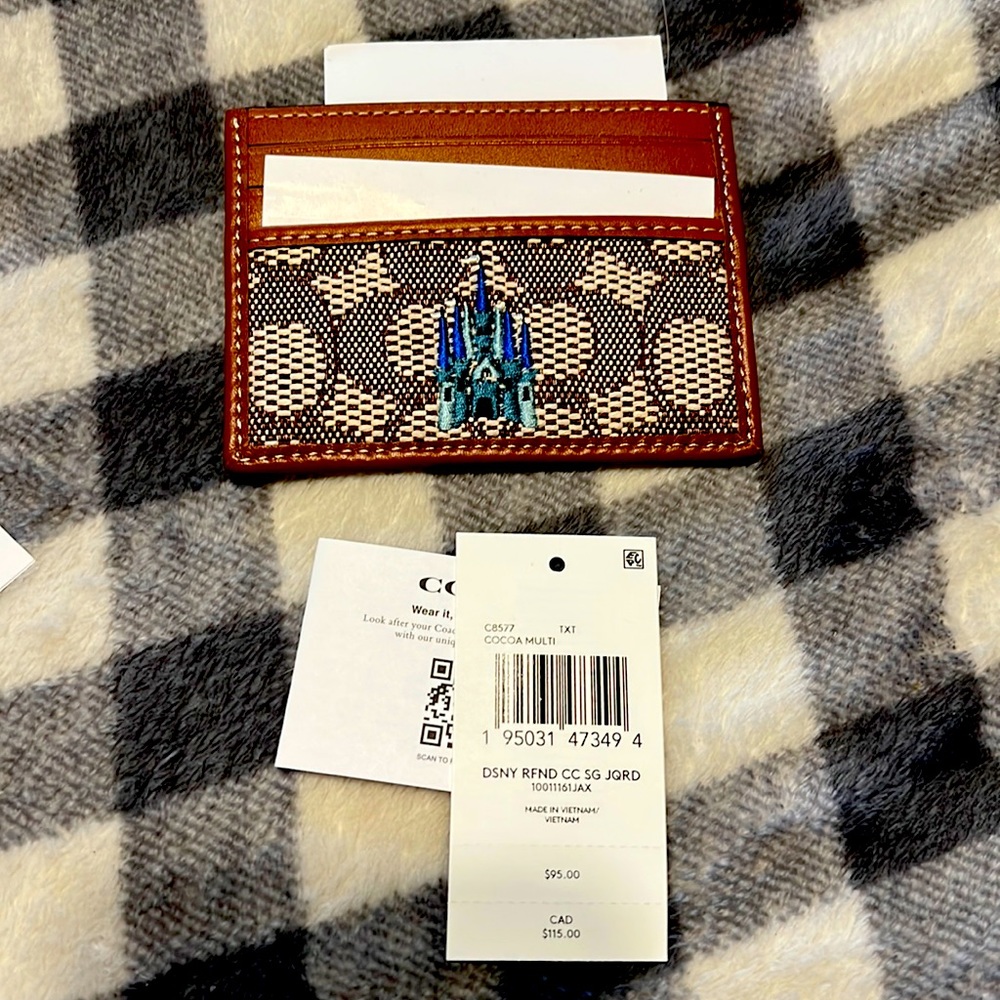 Wallet matches purse